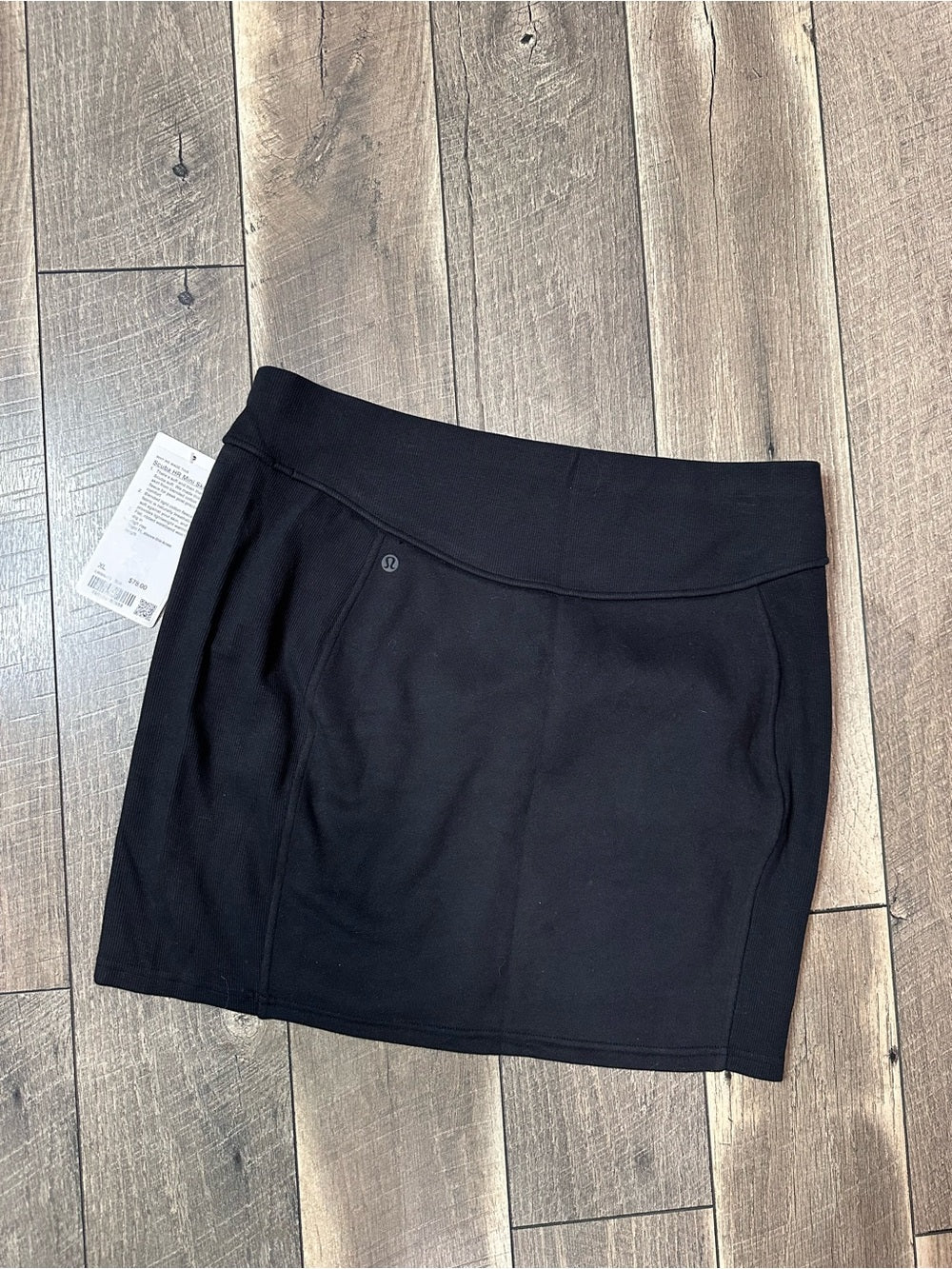 Lululemon Scuba High-Rise Mini Skirt
Black