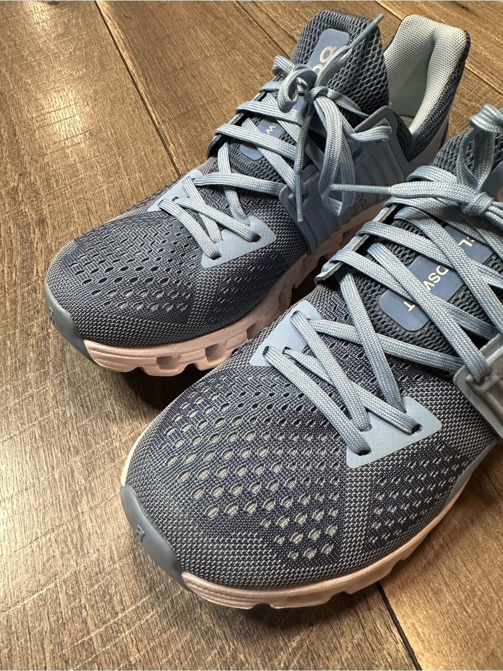 On Running Cloudswift Sneakers