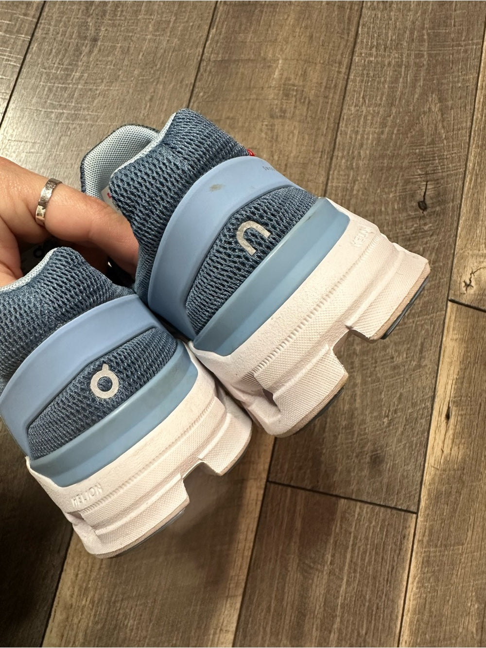 On Running Cloudswift Sneakers