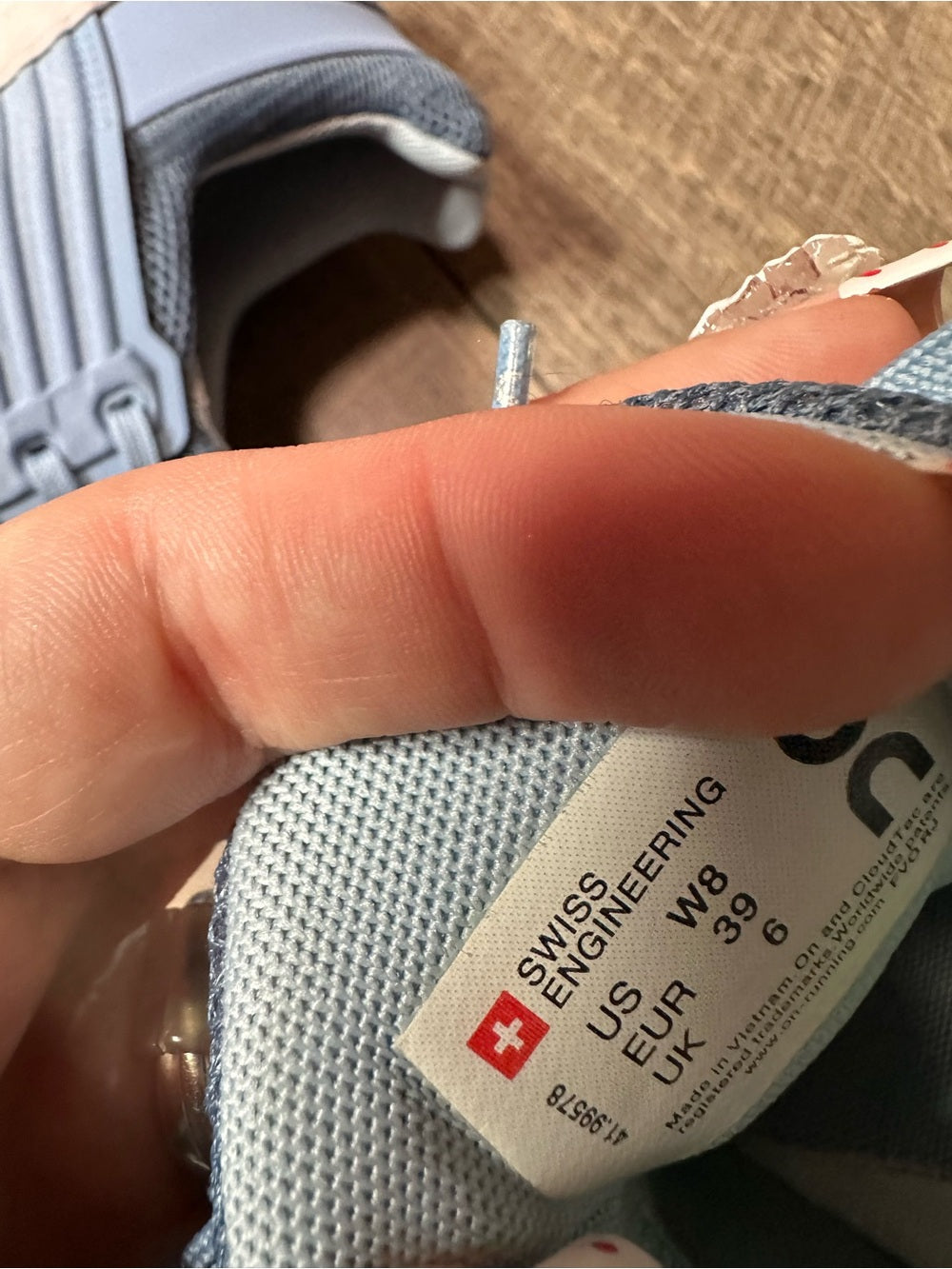 On Running Cloudswift Sneakers