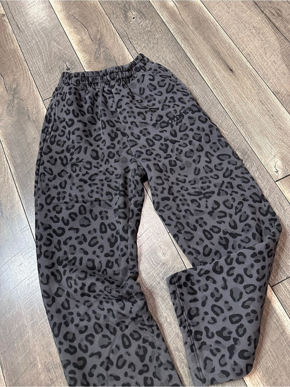 Comfrt Minimalist Straight Leg Sweatpants