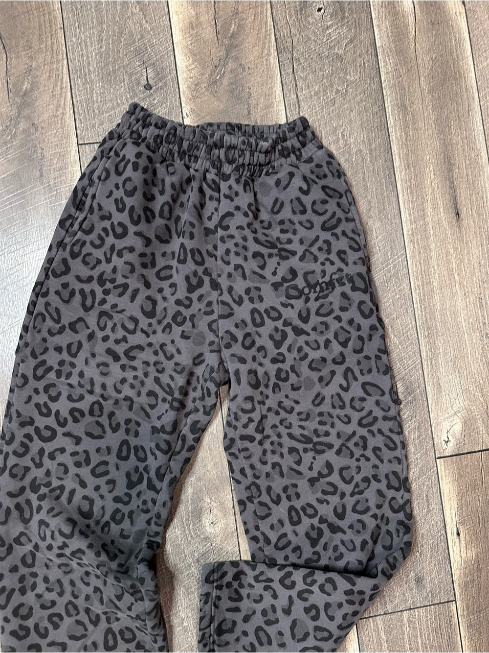 Comfrt Minimalist Straight Leg Sweatpants