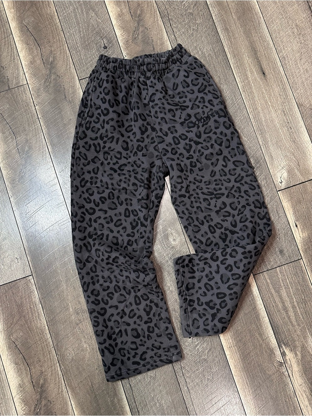 Comfrt Minimalist Straight Leg Sweatpants