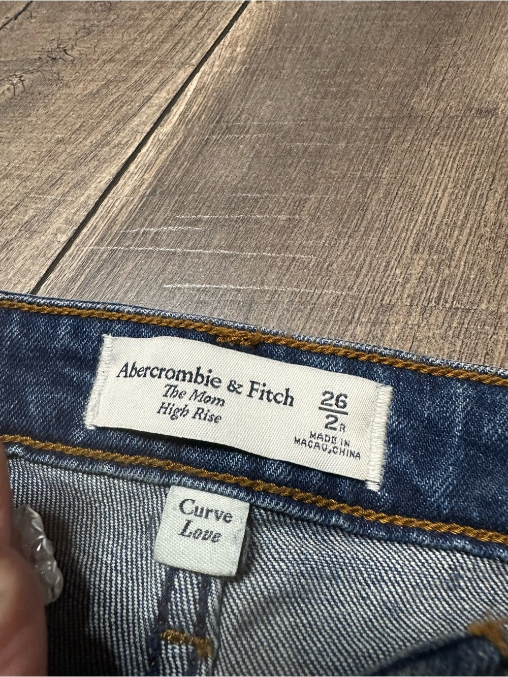 Abercrombie & Fitch Curve Love Mom Hi Rise Jeans