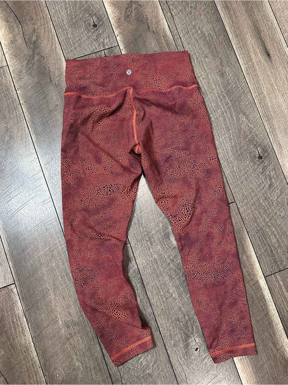 Lululemon Wunder Train High-Rise Tight 25"
Crackle Glaze Vintage Orange Larkspur