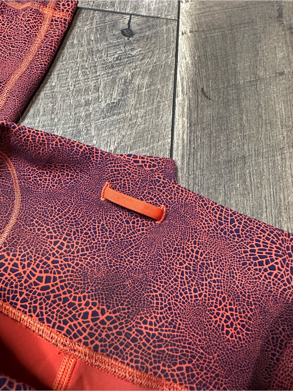 Lululemon Wunder Train High-Rise Tight 25"
Crackle Glaze Vintage Orange Larkspur