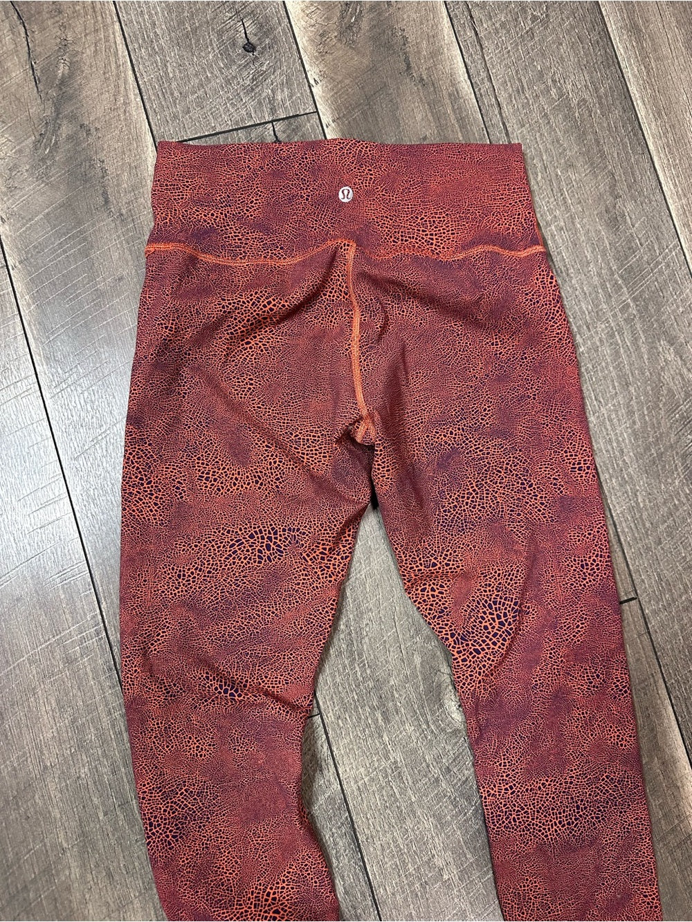 Lululemon Wunder Train High-Rise Tight 25"
Crackle Glaze Vintage Orange Larkspur