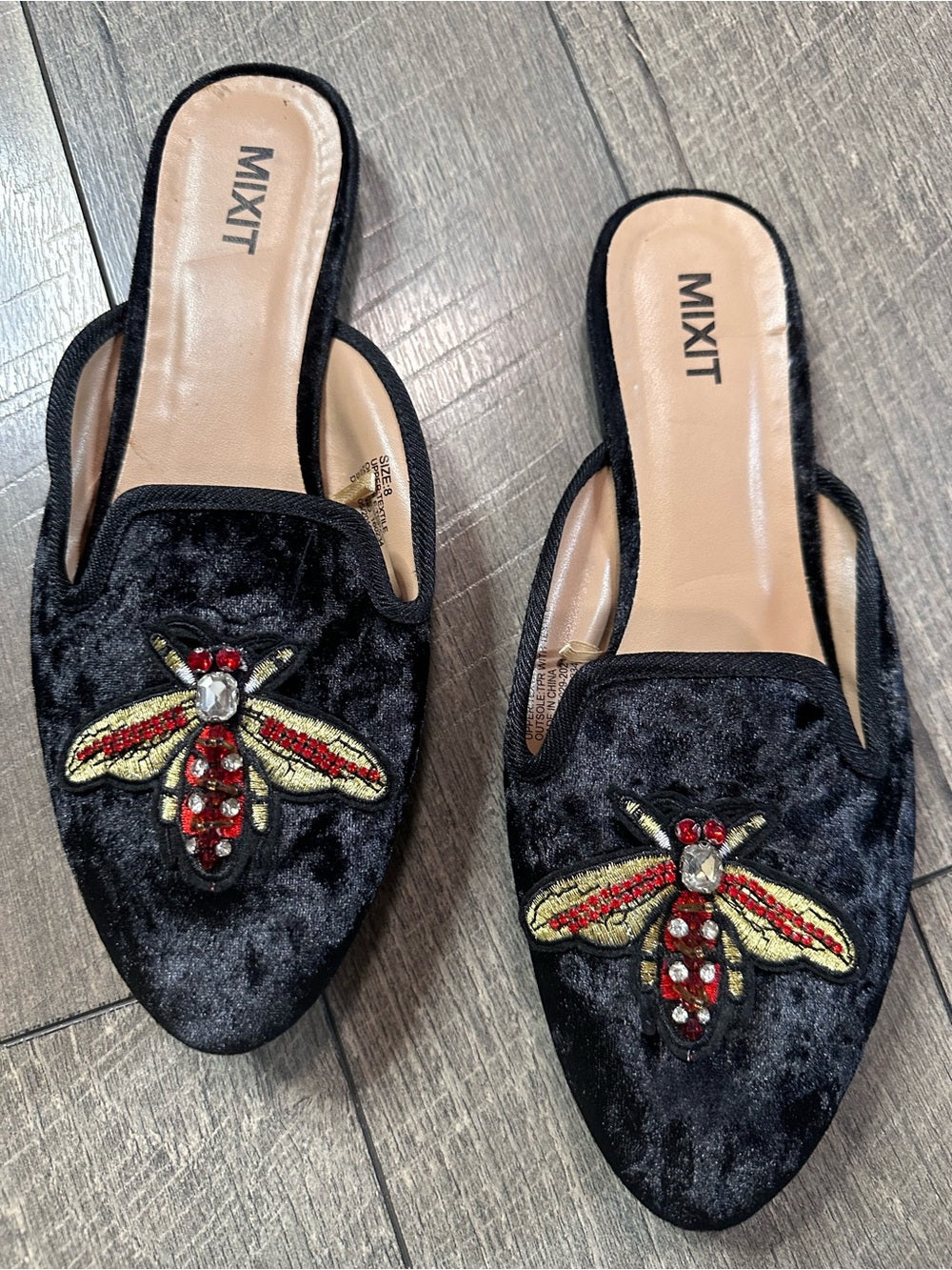 Mix It Black Velvet Bee Slip On Mules