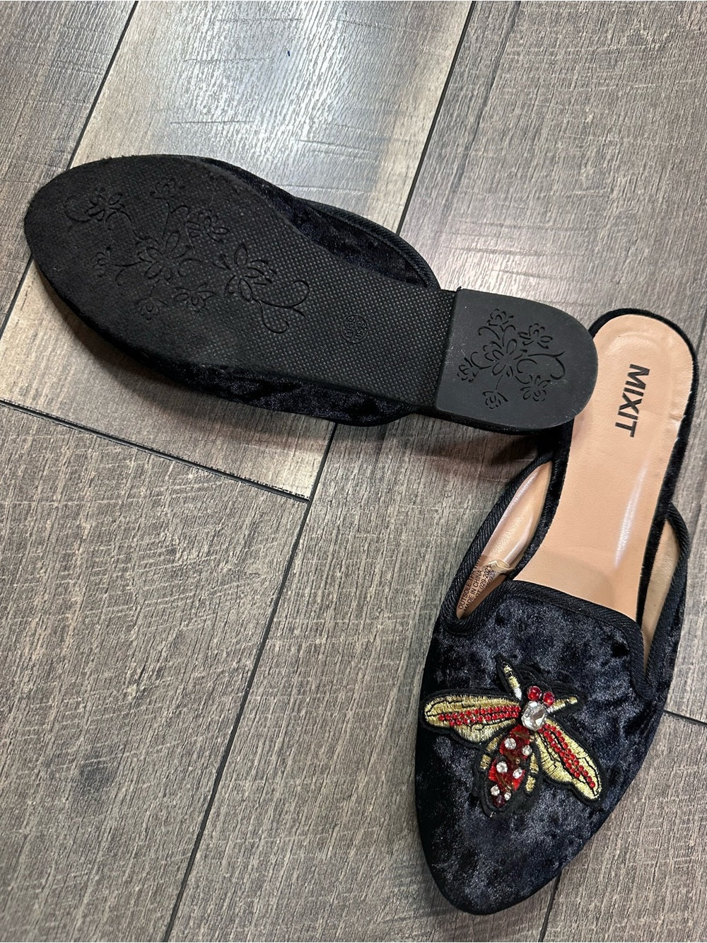 Mix It Black Velvet Bee Slip On Mules