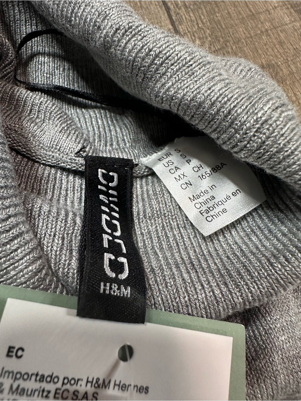 H&M Short Sleeve Turtleneck Lightweight Sweater
