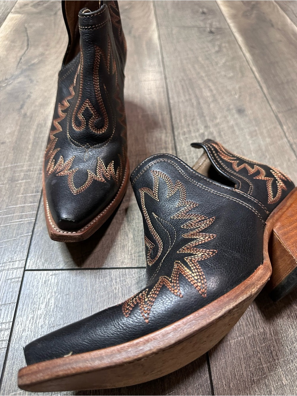Ariat Dixon Brooklyn Fashion Booties