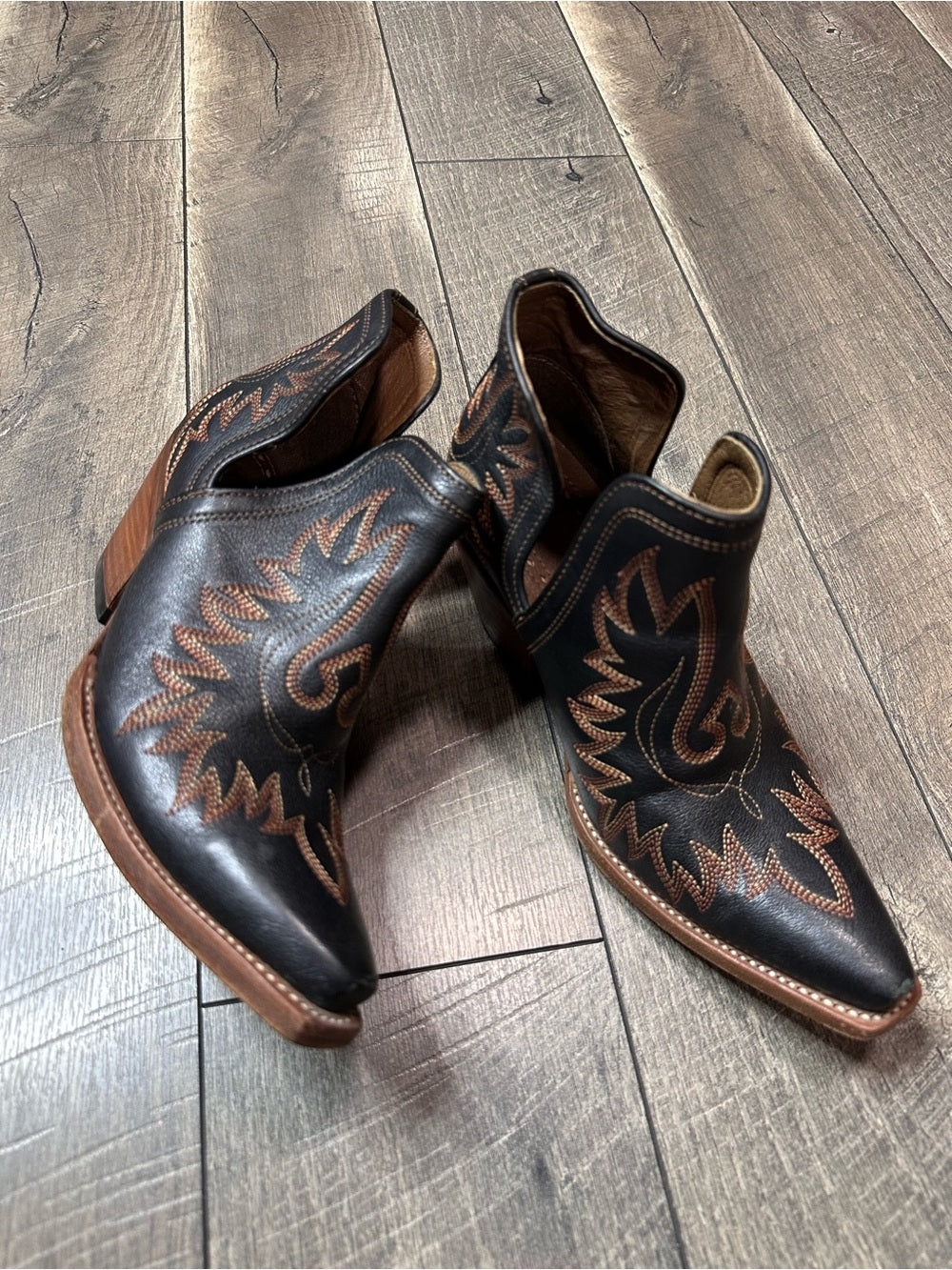 Ariat Dixon Brooklyn Fashion Booties