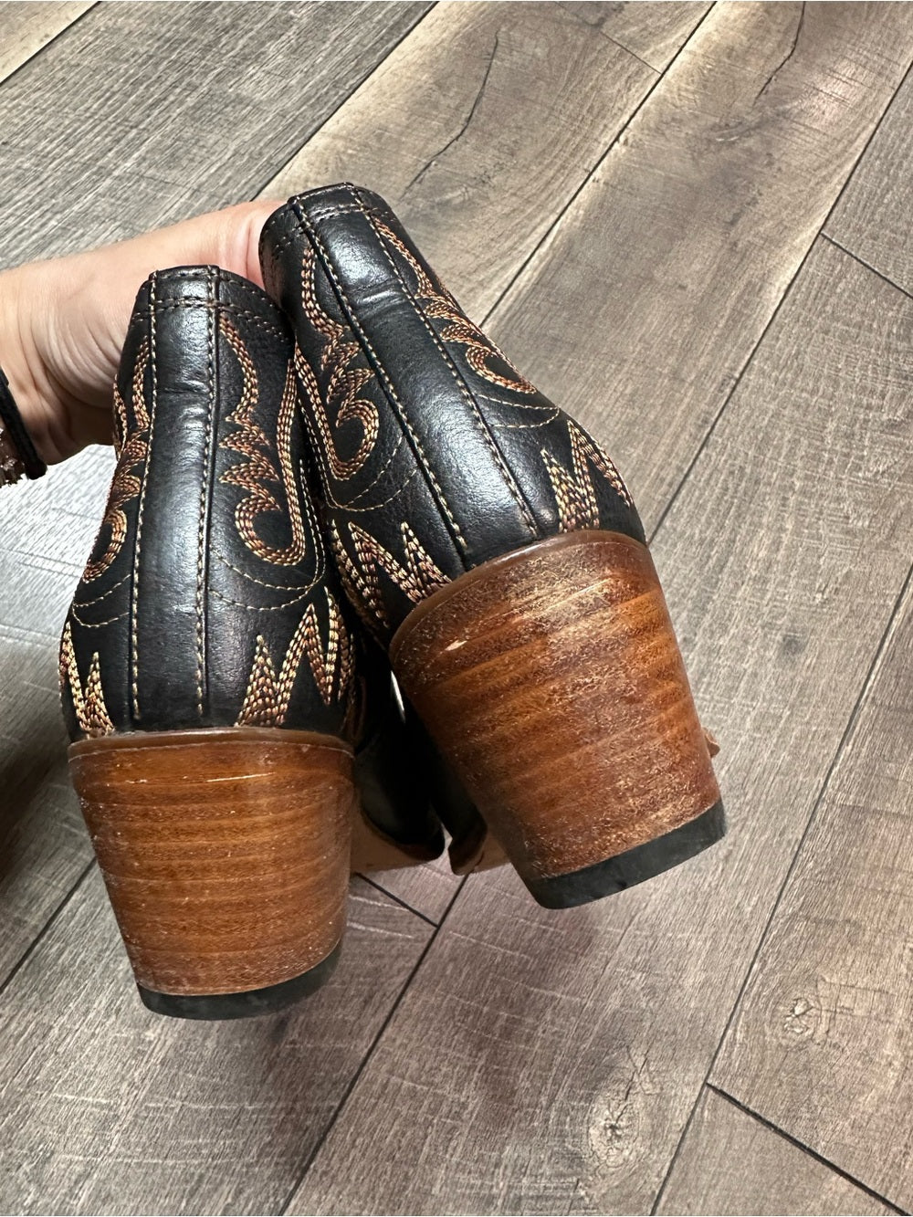 Ariat Dixon Brooklyn Fashion Booties