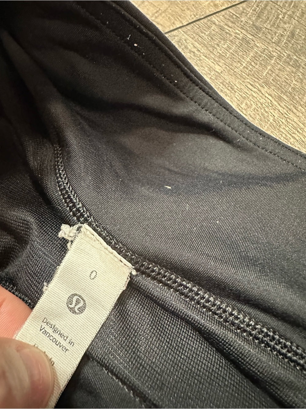 Lululemon Speed Up Mid-Rise Short 4"
Black