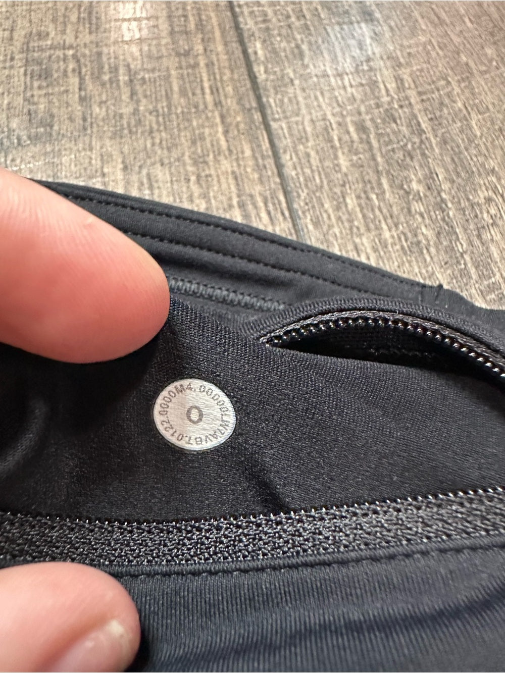 Lululemon Speed Up Mid-Rise Short 4"
Black
