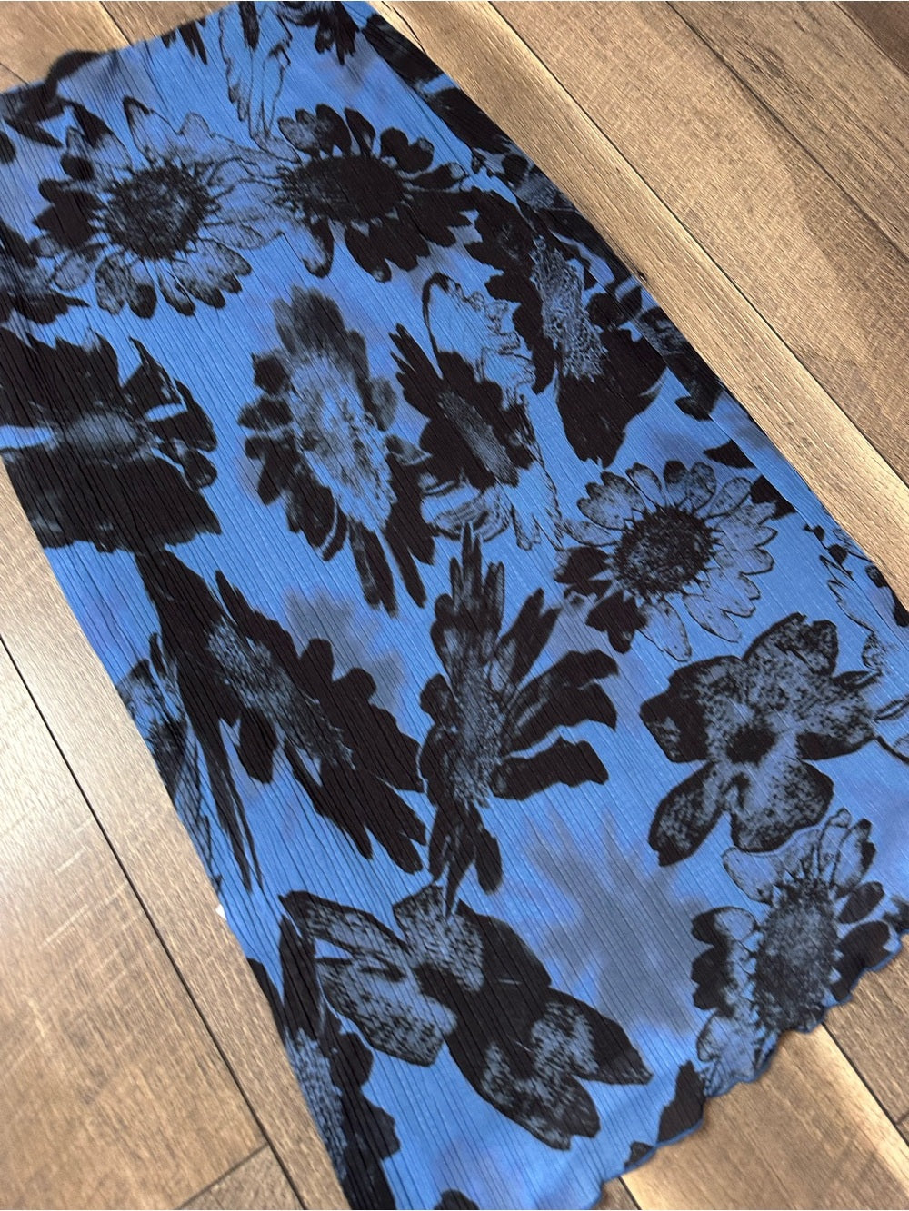 Topshop Large Scale Daisy Crinkle Mesh Lined Maxi Skirt