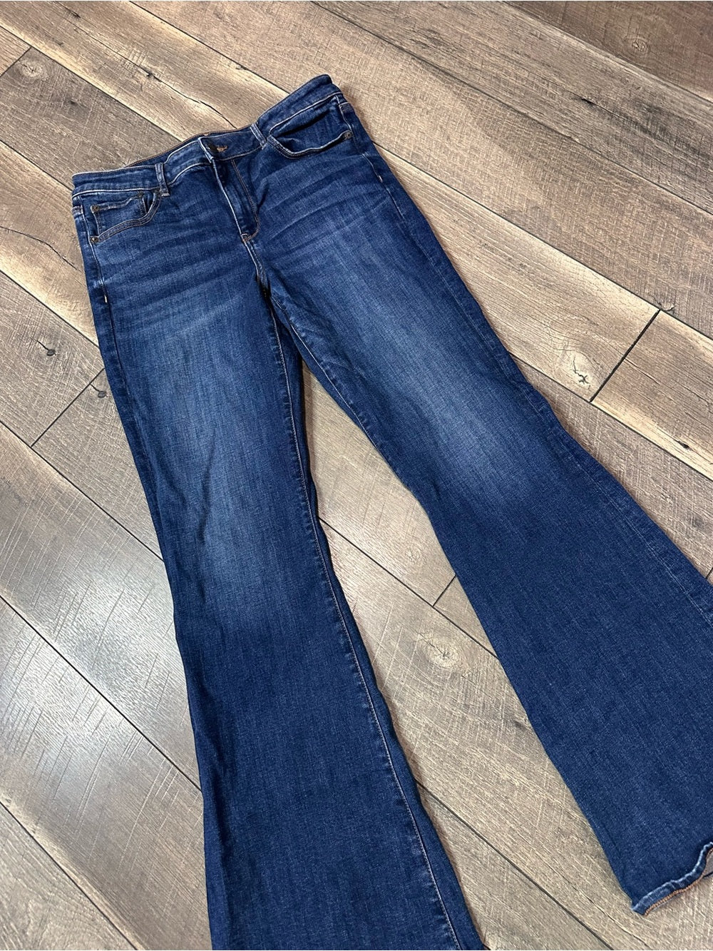 American Eagle Low Rise Flares