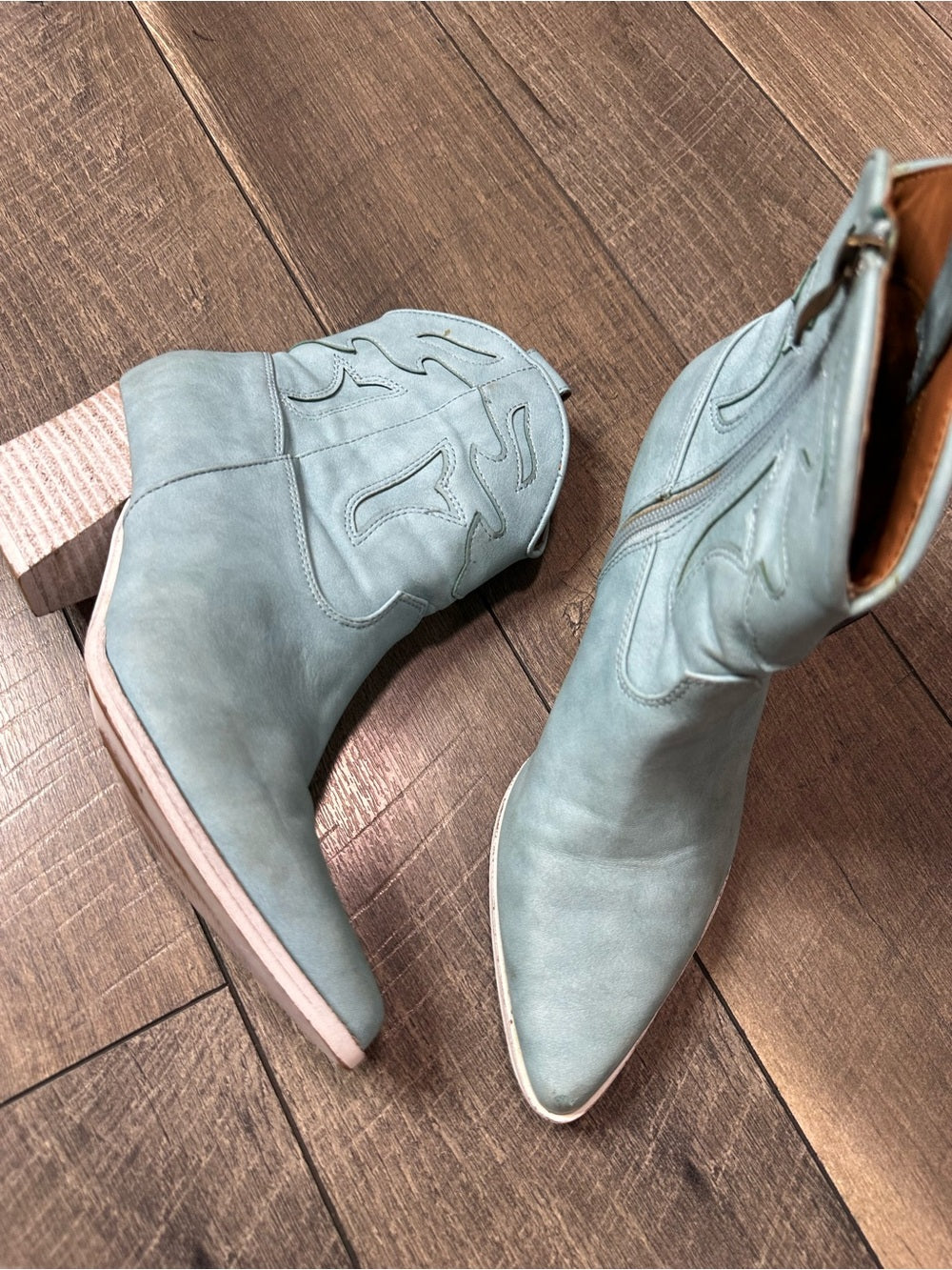 Buckle Beast Fashion Blue Cowgirl Zip Up Booties
