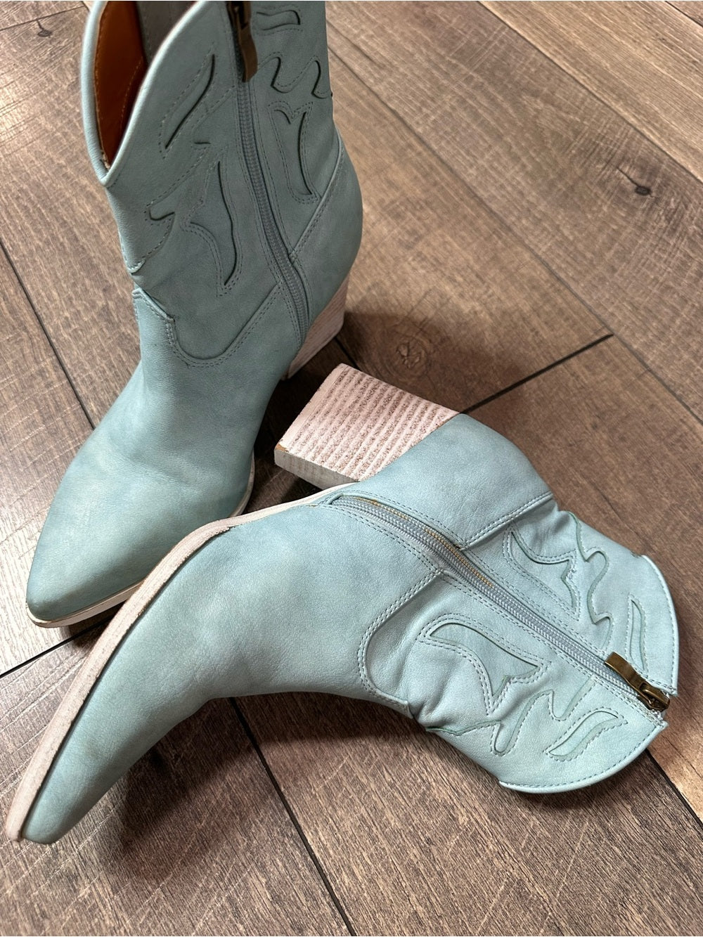 Buckle Beast Fashion Blue Cowgirl Zip Up Booties