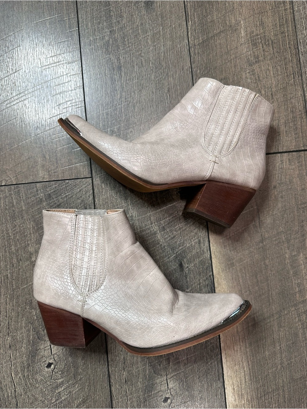 A Rider Girl Dolly Western Ankle Booties