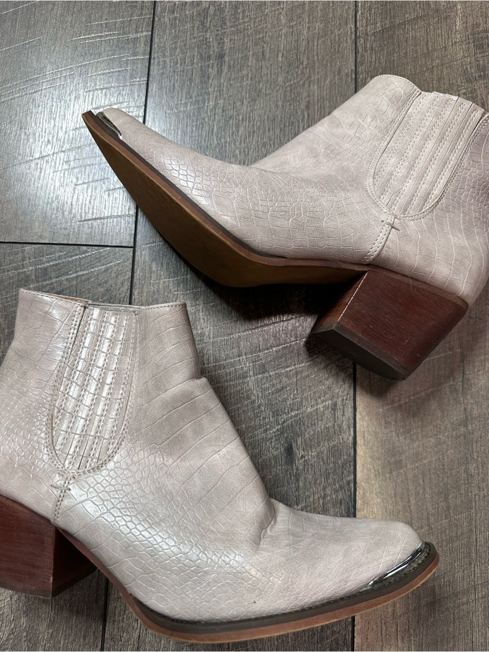 A Rider Girl Dolly Western Ankle Booties