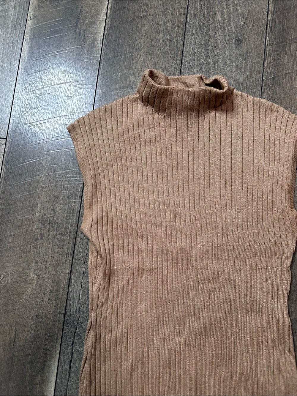 Cable & Gauge Ribbed Turtleneck Sleeveless Sweater
