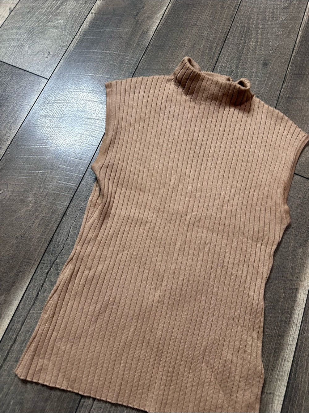 Cable & Gauge Ribbed Turtleneck Sleeveless Sweater