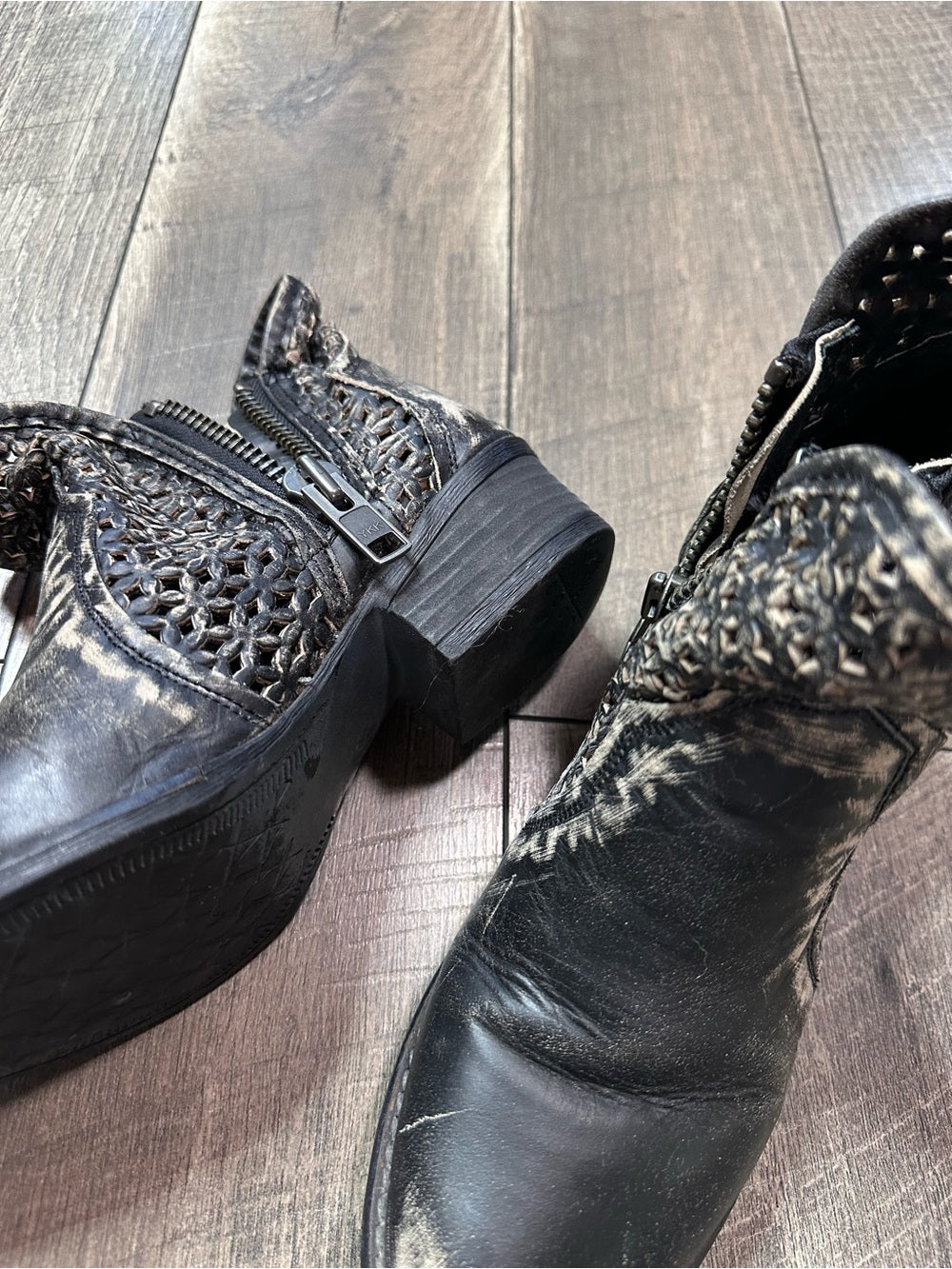 Circle G by Corral Distressed Leather Ankle Booties