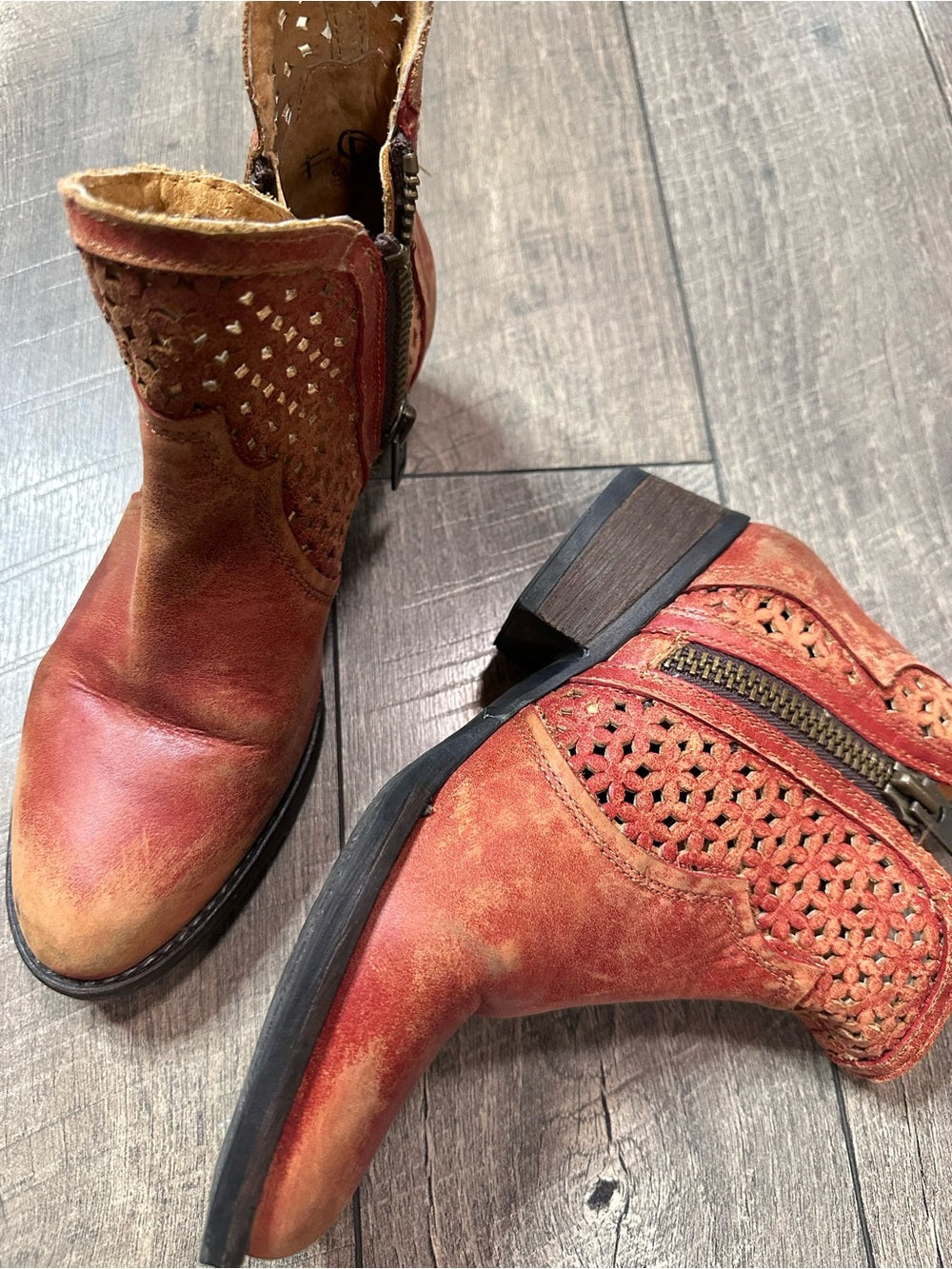Circle G by Corral Distressed Leather Ankle Booties