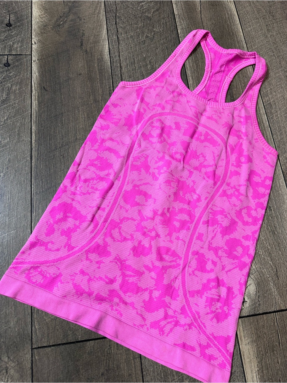 Lululemon Swiftly Tech Racerback Tank Top 
Camo Pink