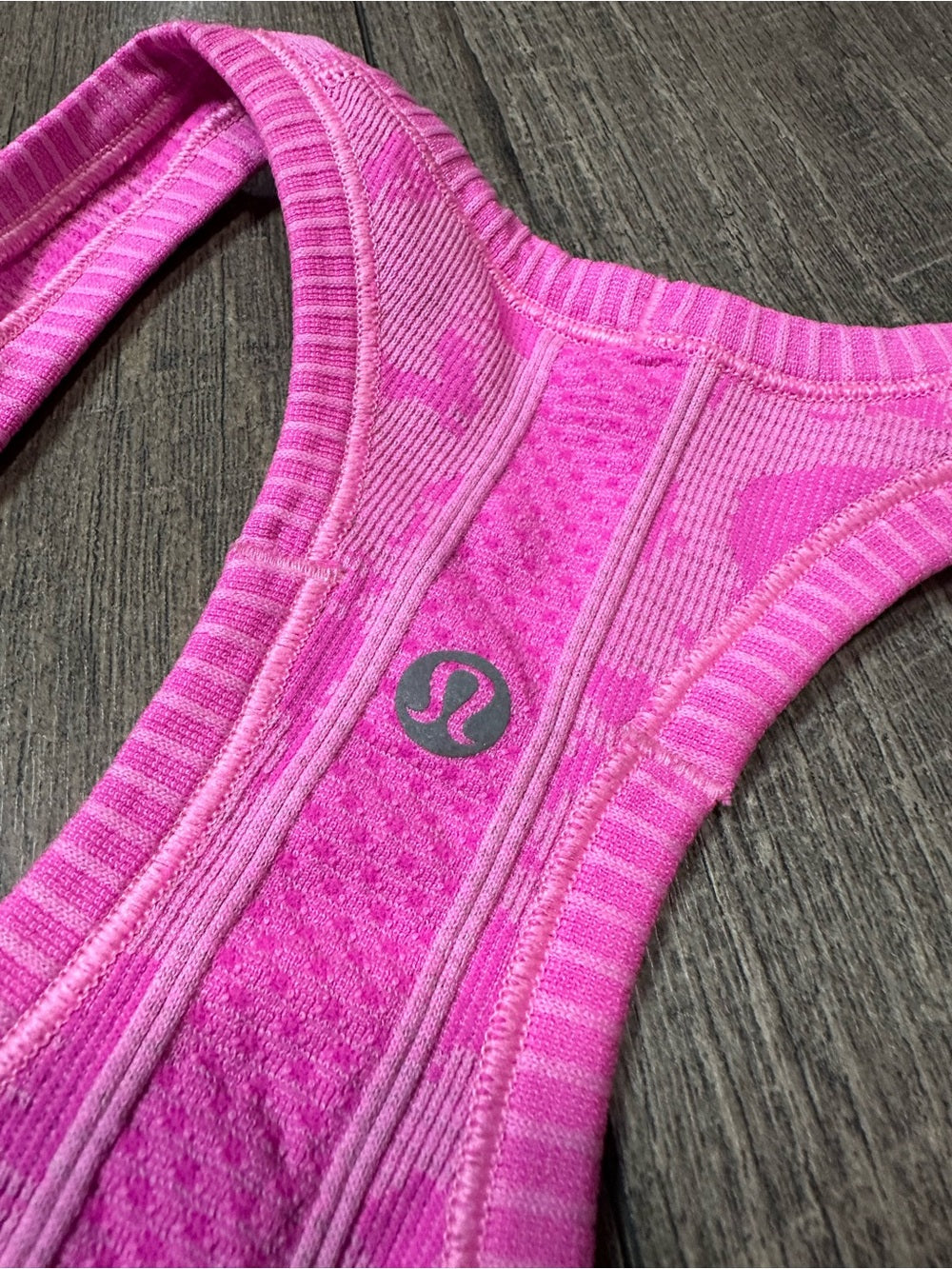 Lululemon Swiftly Tech Racerback Tank Top 
Camo Pink