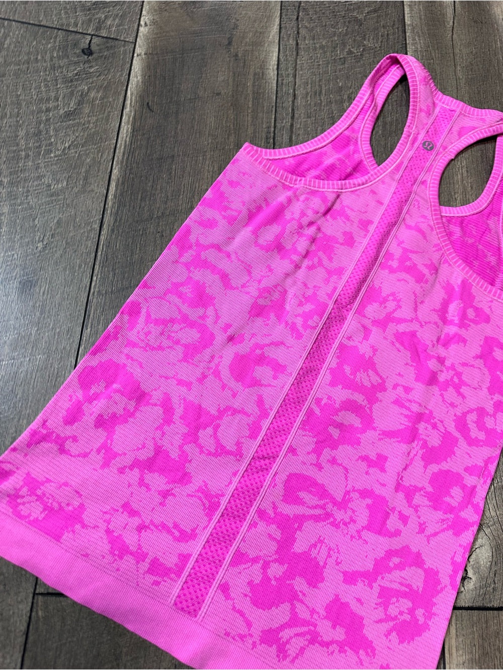 Lululemon Swiftly Tech Racerback Tank Top 
Camo Pink