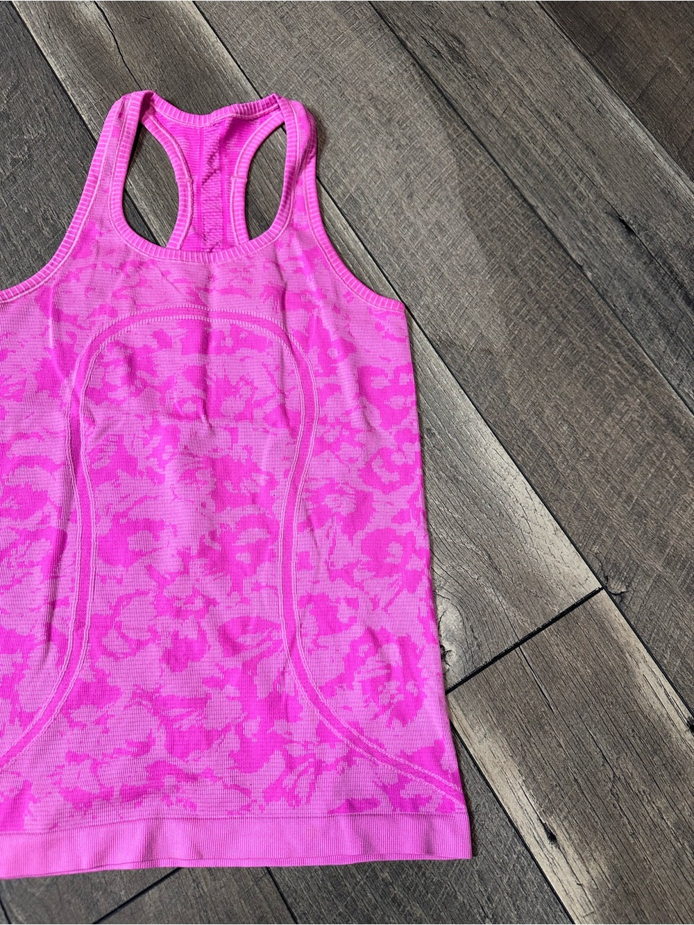 Lululemon Swiftly Tech Racerback Tank Top 
Camo Pink