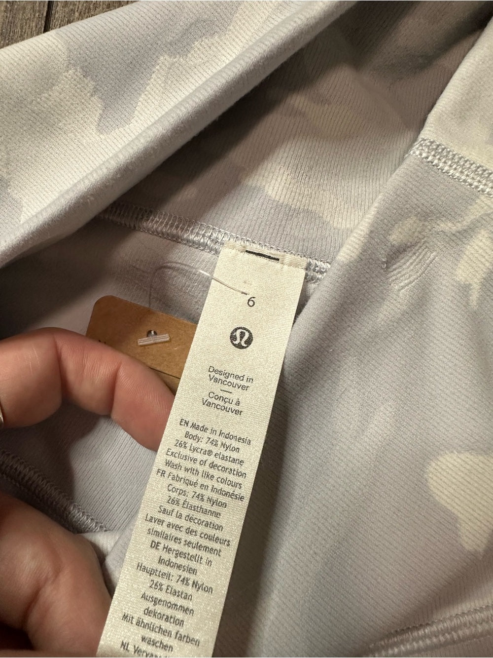 Lululemon Wunder Under Short 10" 
Incognito Camo Jacquard Alpine White Starlight
