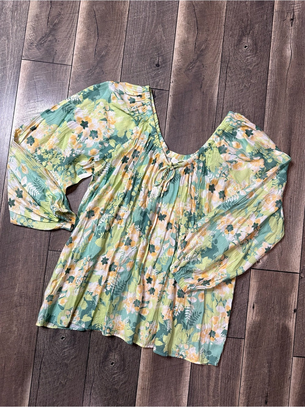 Klesis Floral Lightweight Top (new without tags)