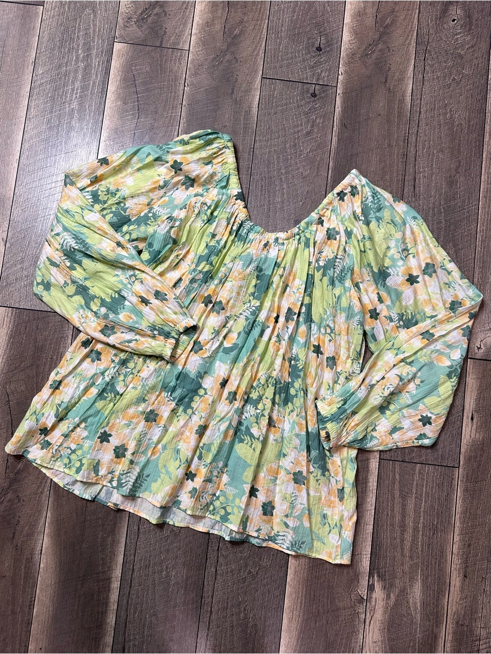 Klesis Floral Lightweight Top (new without tags)