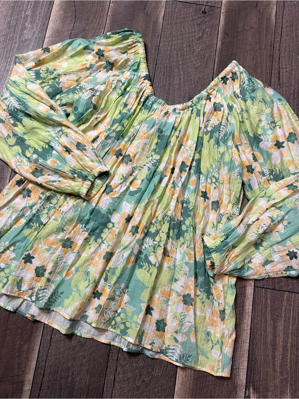 Klesis Floral Lightweight Top (new without tags)