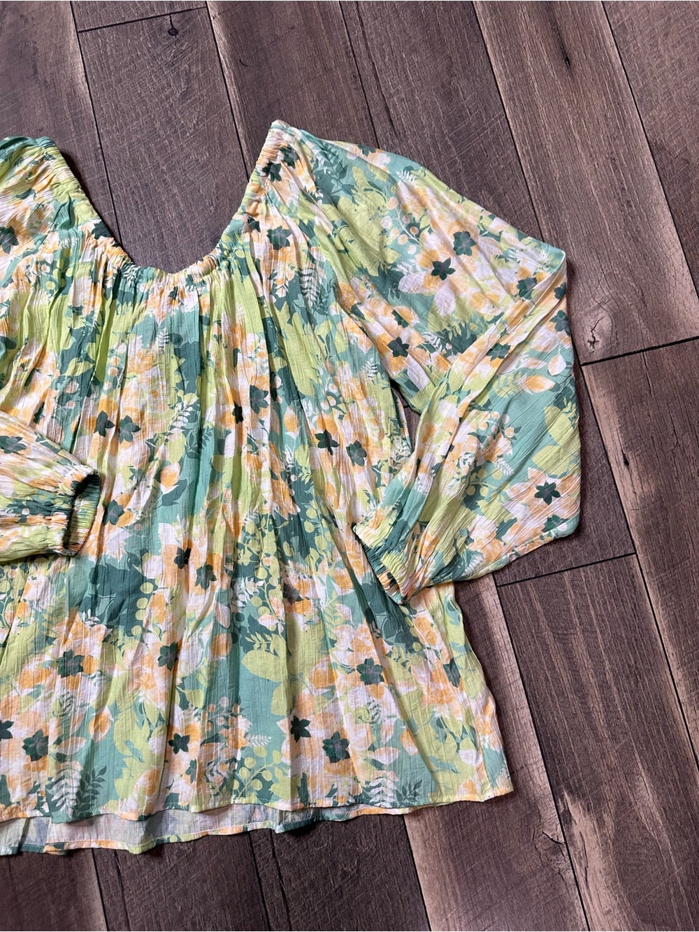 Klesis Floral Lightweight Top (new without tags)