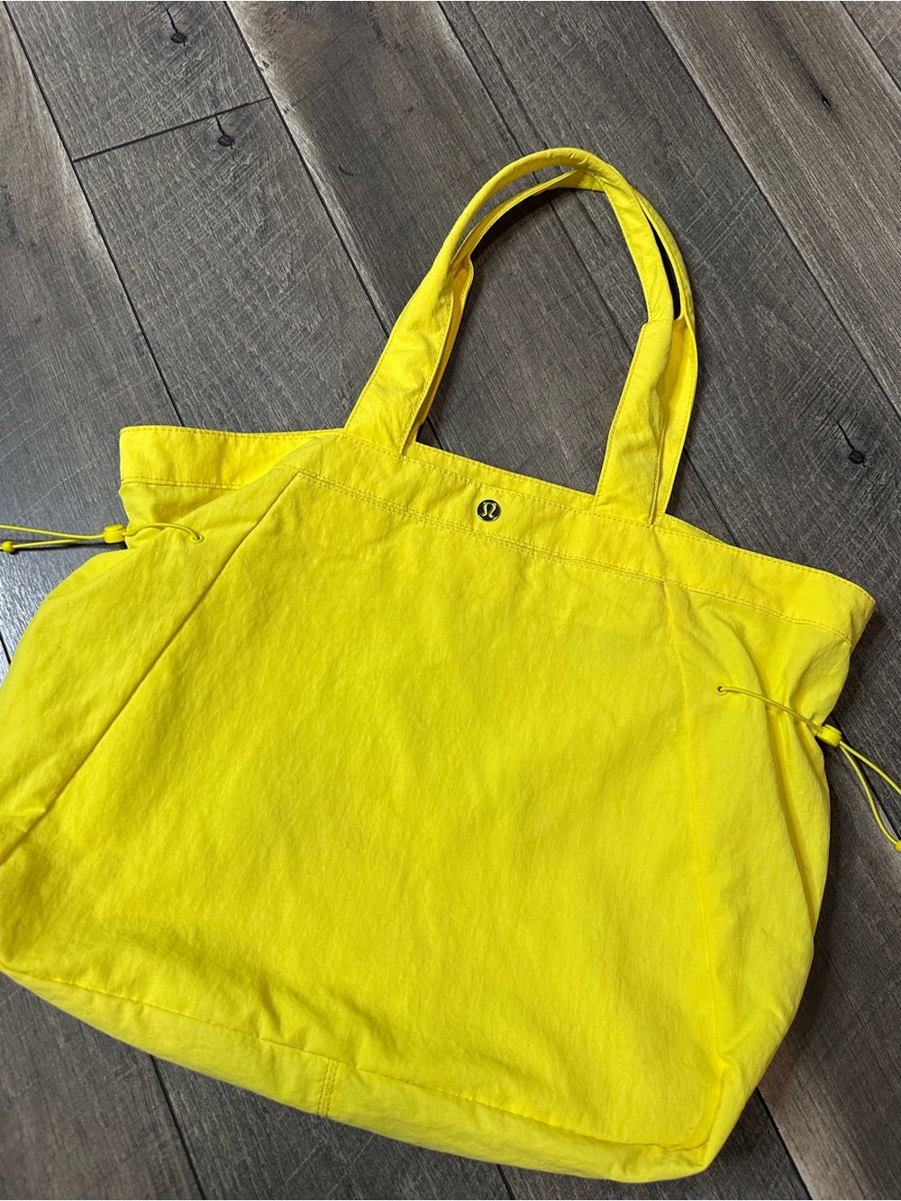 Lululemon Side-Cinch Shopper Bag 18L
Sonic Yellow