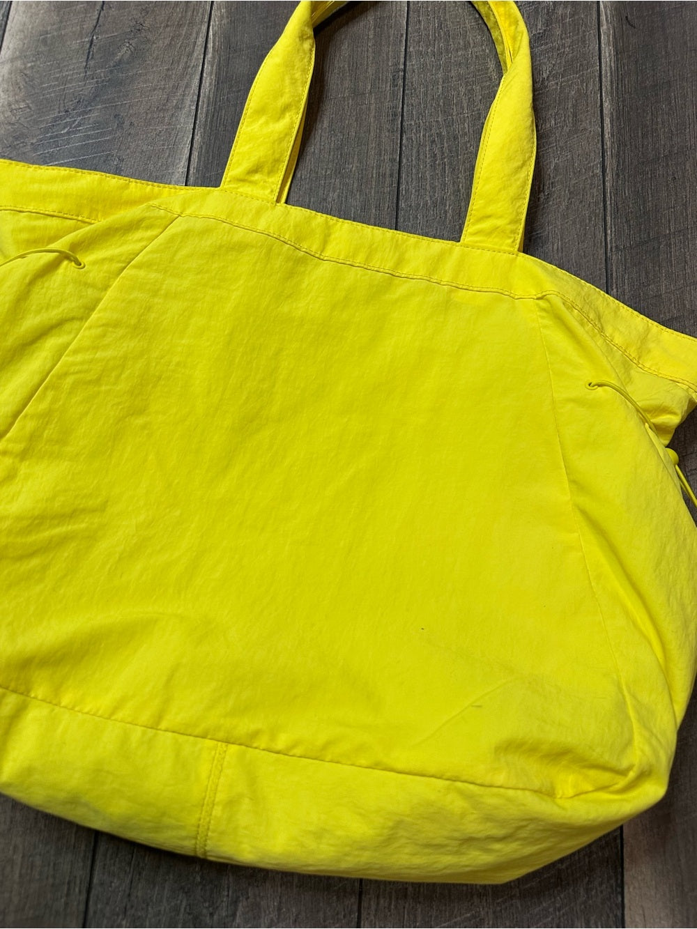 Lululemon Side-Cinch Shopper Bag 18L
Sonic Yellow