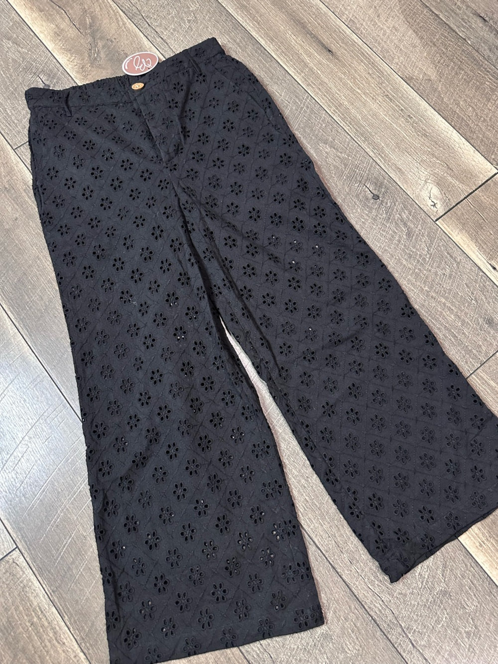 Black Tape Floral Eyelet Crop Pants (new with tags)