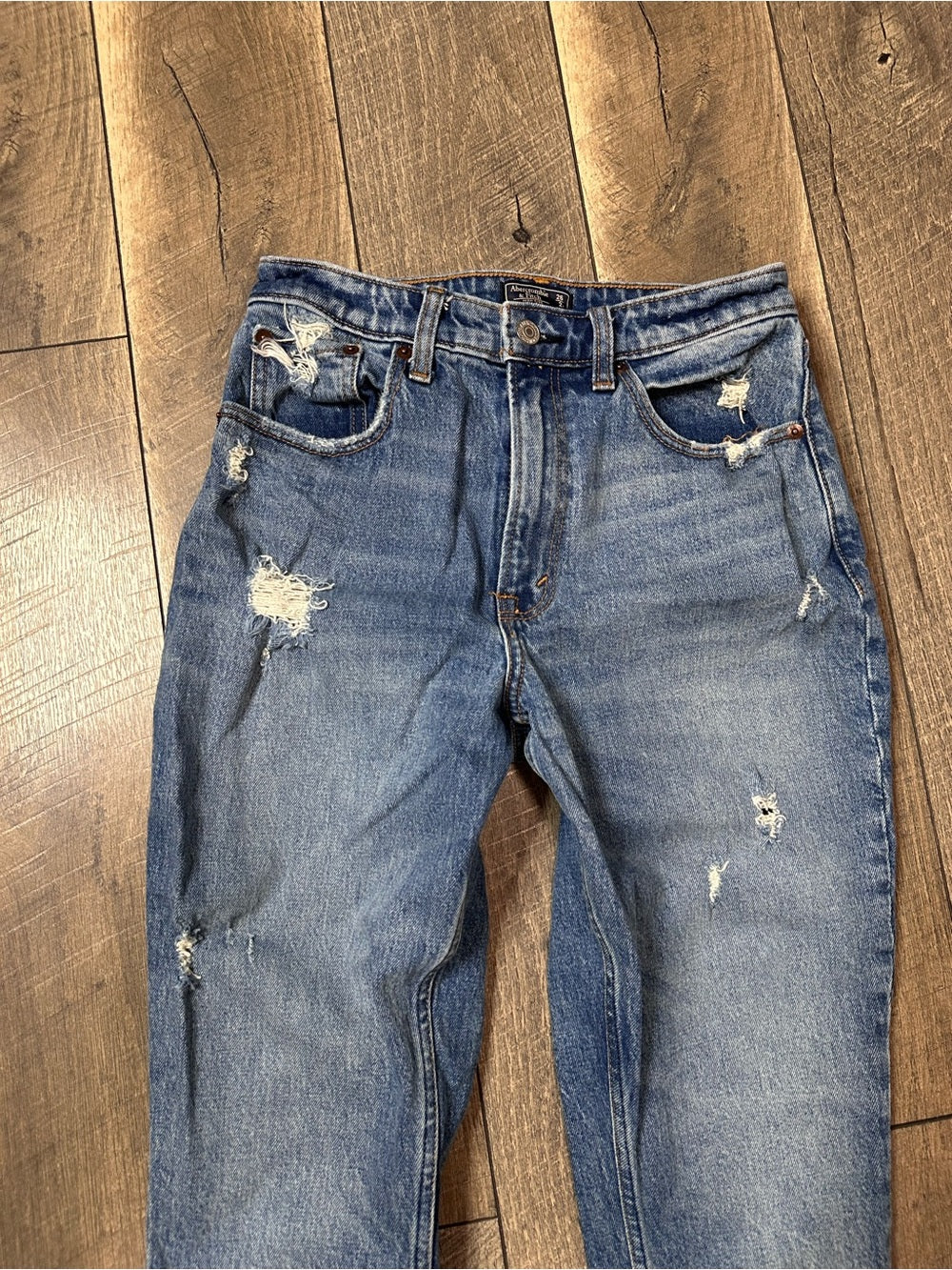 Abercrombie & Fitch Curve Love Mom Jeans