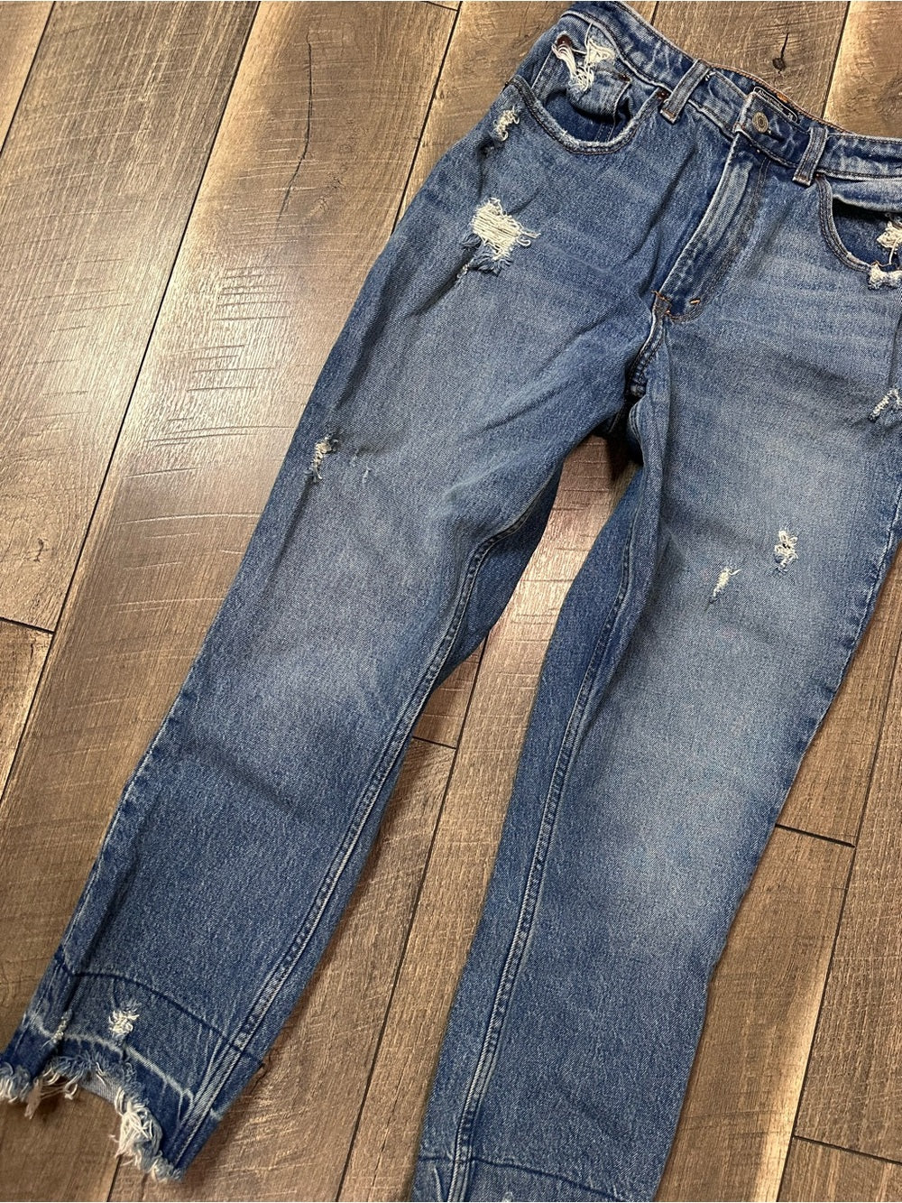 Abercrombie & Fitch Curve Love Mom Jeans