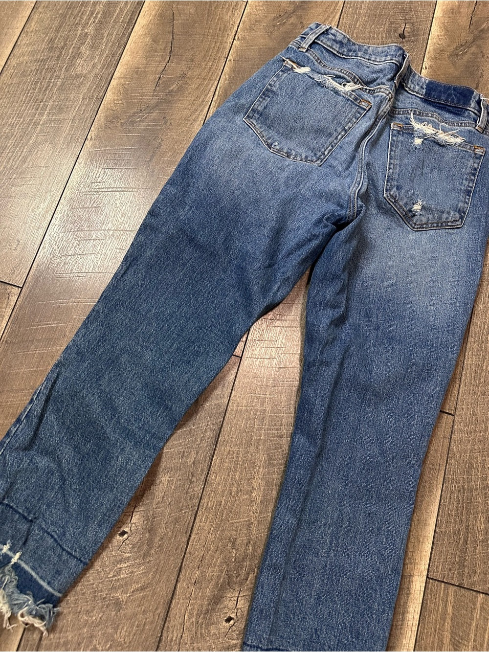 Abercrombie & Fitch Curve Love Mom Jeans