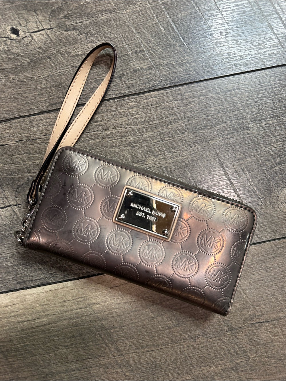 Michael Kors Zipper Wallet