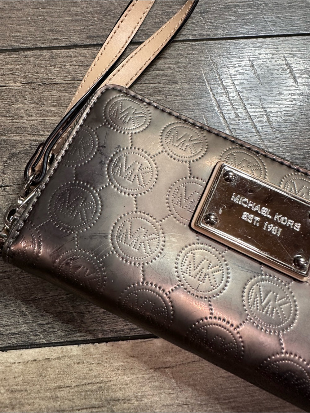 Michael Kors Zipper Wallet