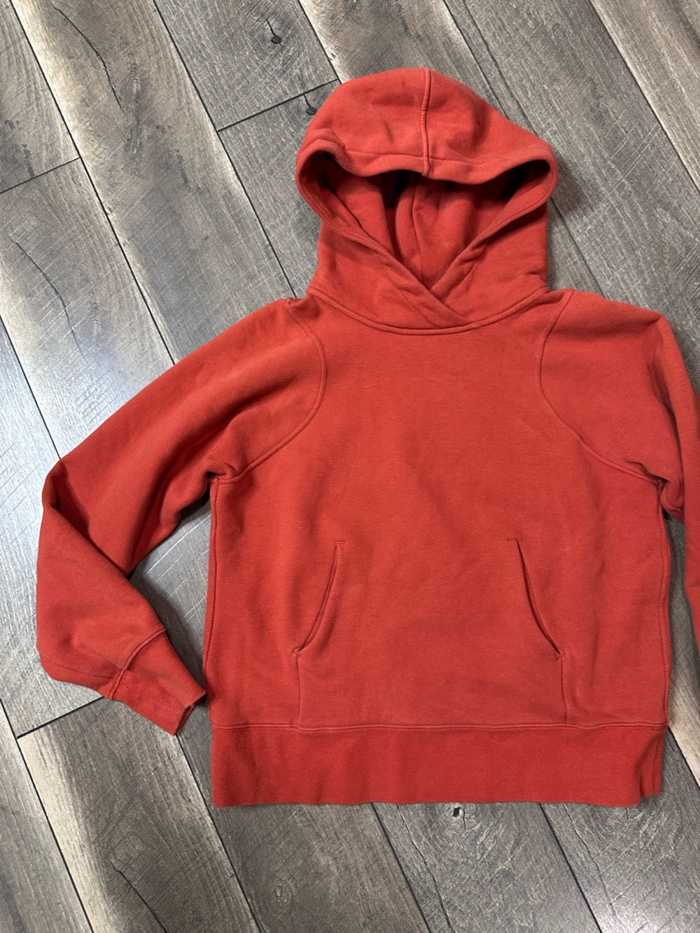 Lululemon Loungeful Hoodie
Red Rock