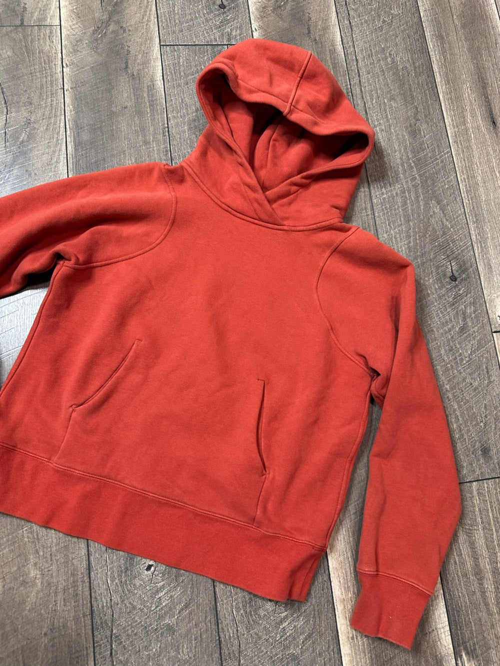 Lululemon Loungeful Hoodie
Red Rock