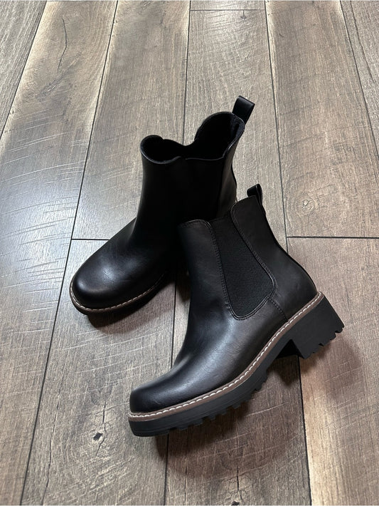 Universal Threads Ankle Booties
