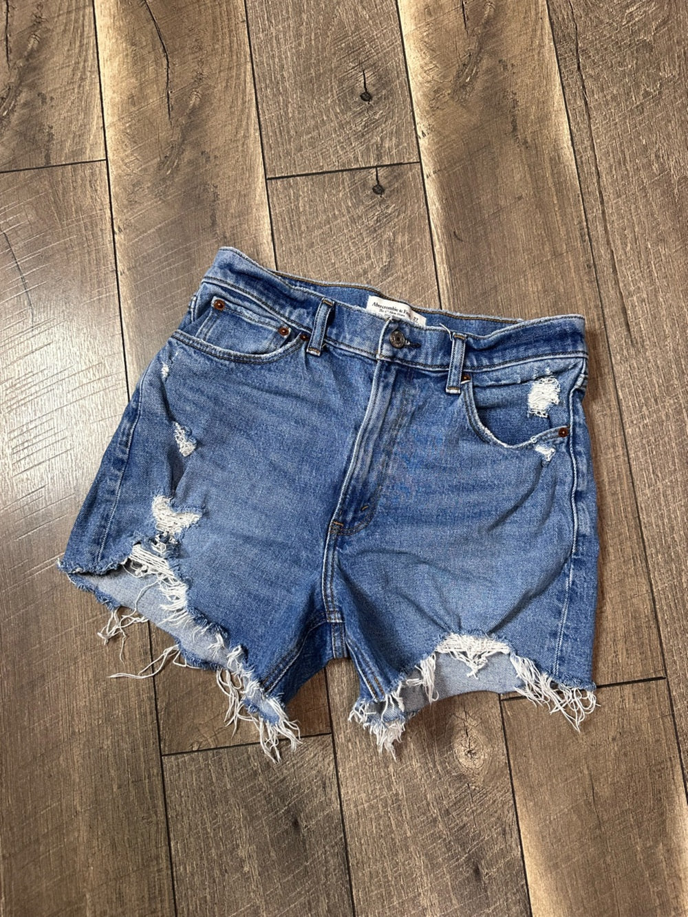 Abercrombie & Fitch The 4” Mom Shorts